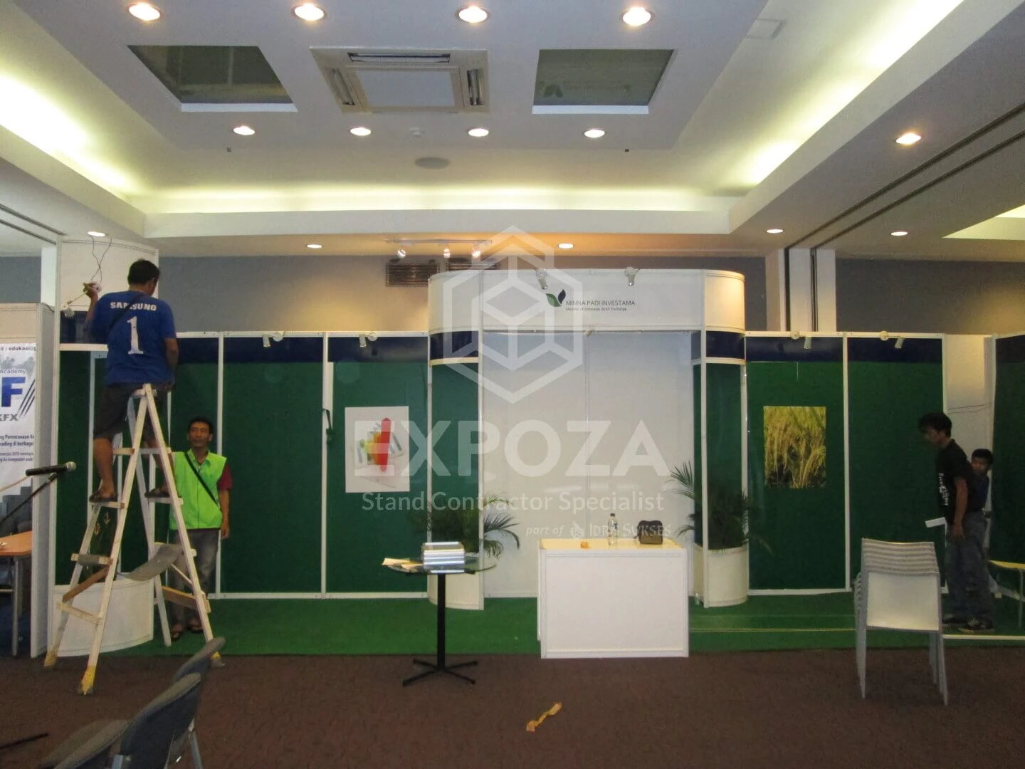 Booth-Partisi-R8-Custom-16