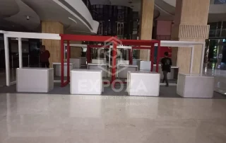 Sewa-Meja-Partisi-R8-Expoza-8